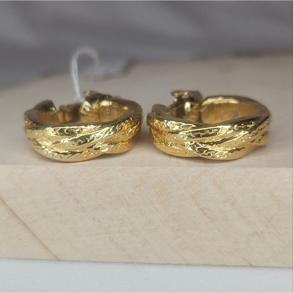 Vintage 1980s Trifari Gold Tone Textured Braided Clip-On Hoop Earrings EUC 3/4"